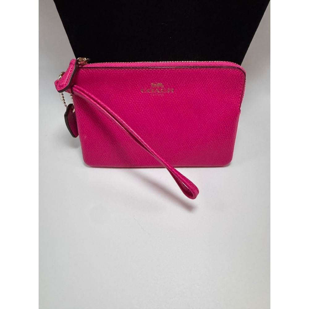 Coach Corner Zip Wristlet Pink Crossgrain Leather Gold‎ Tone Hardware NEW